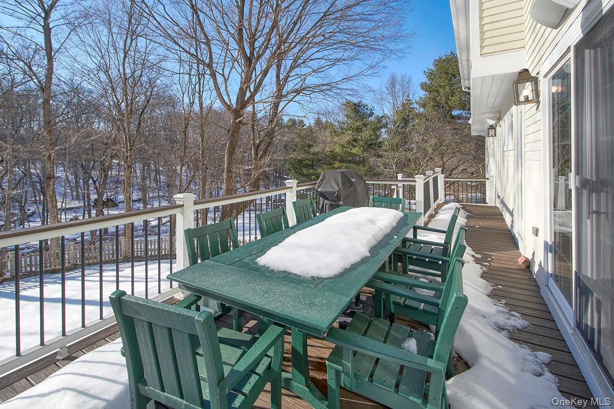 415 Sarles Street Photo 31