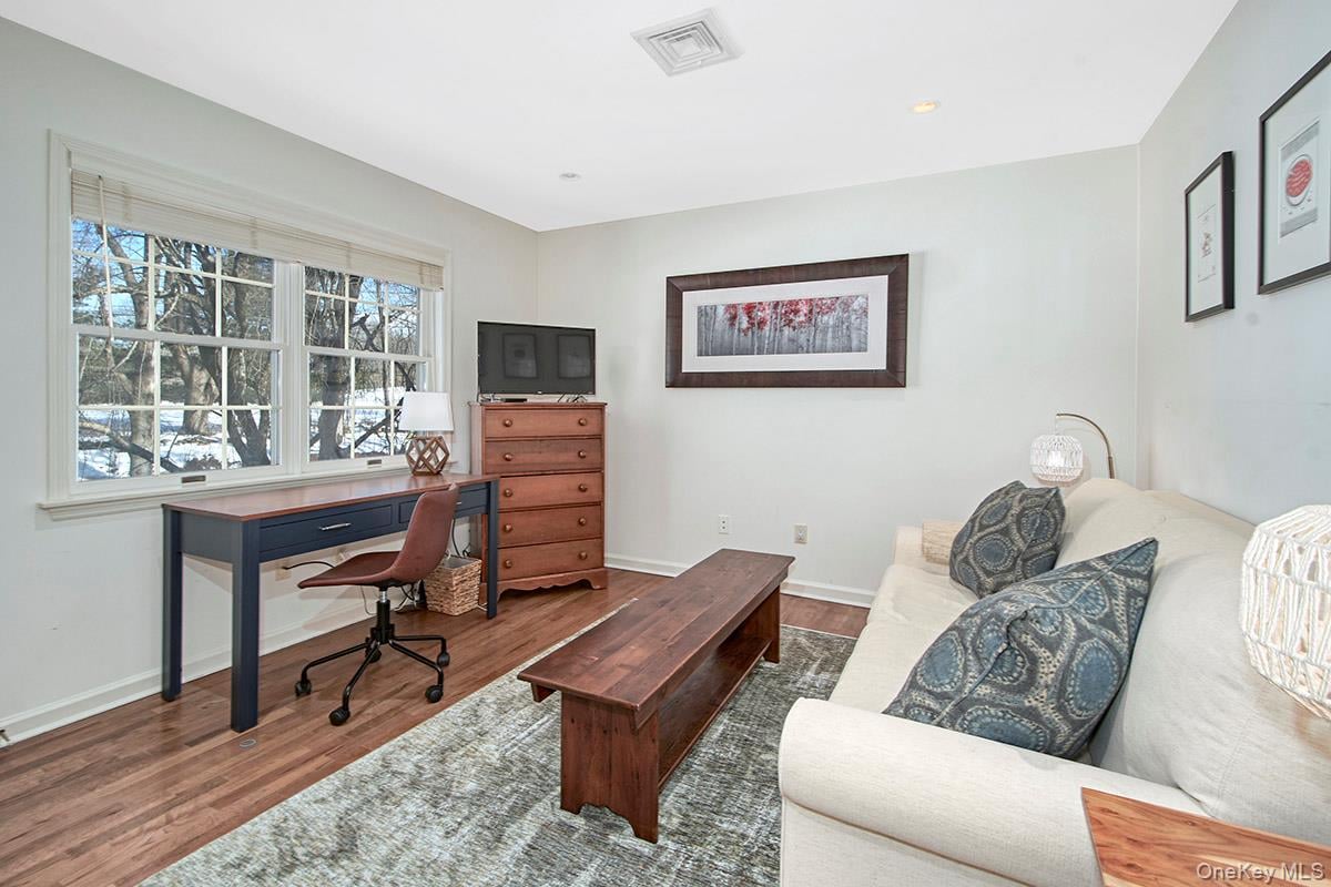 415 Sarles Street Photo 28