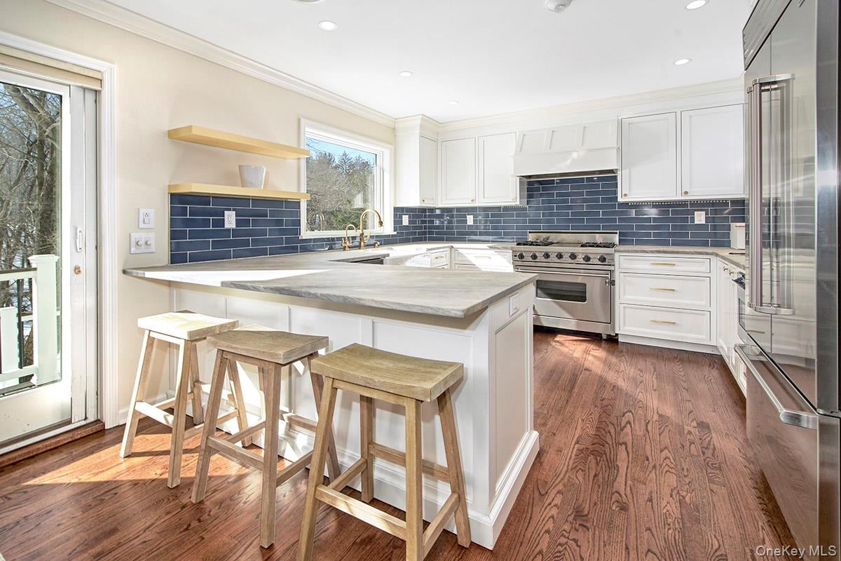 415 Sarles Street Photo 11