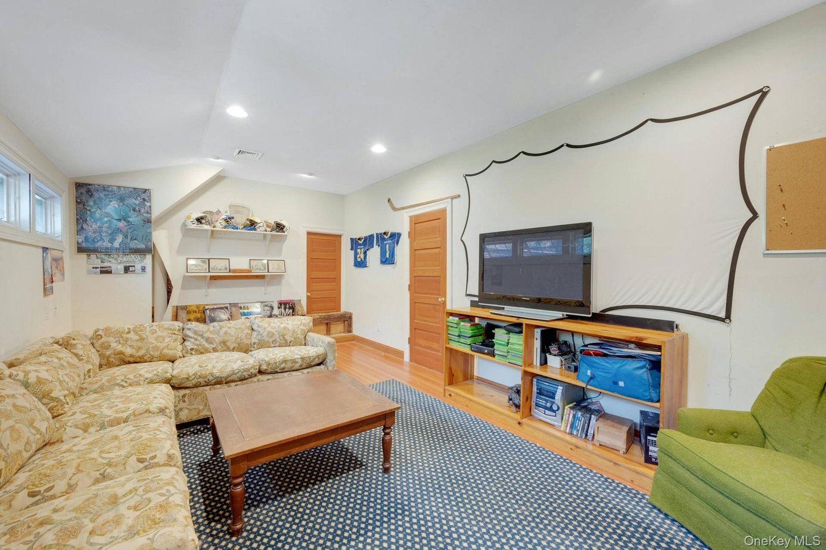 209 Hardscrabble Road Photo 22