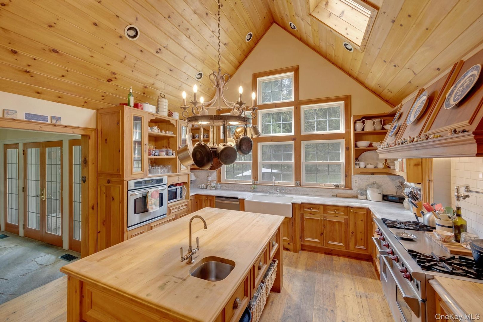 209 Hardscrabble Road Photo 10