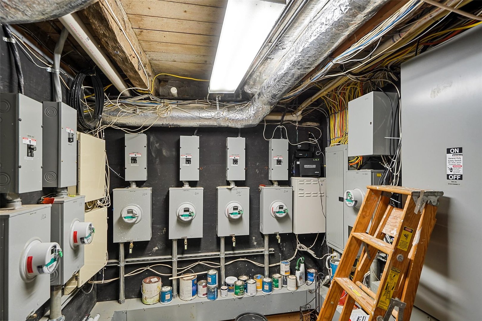 413-415 Bedford Road Photo 21