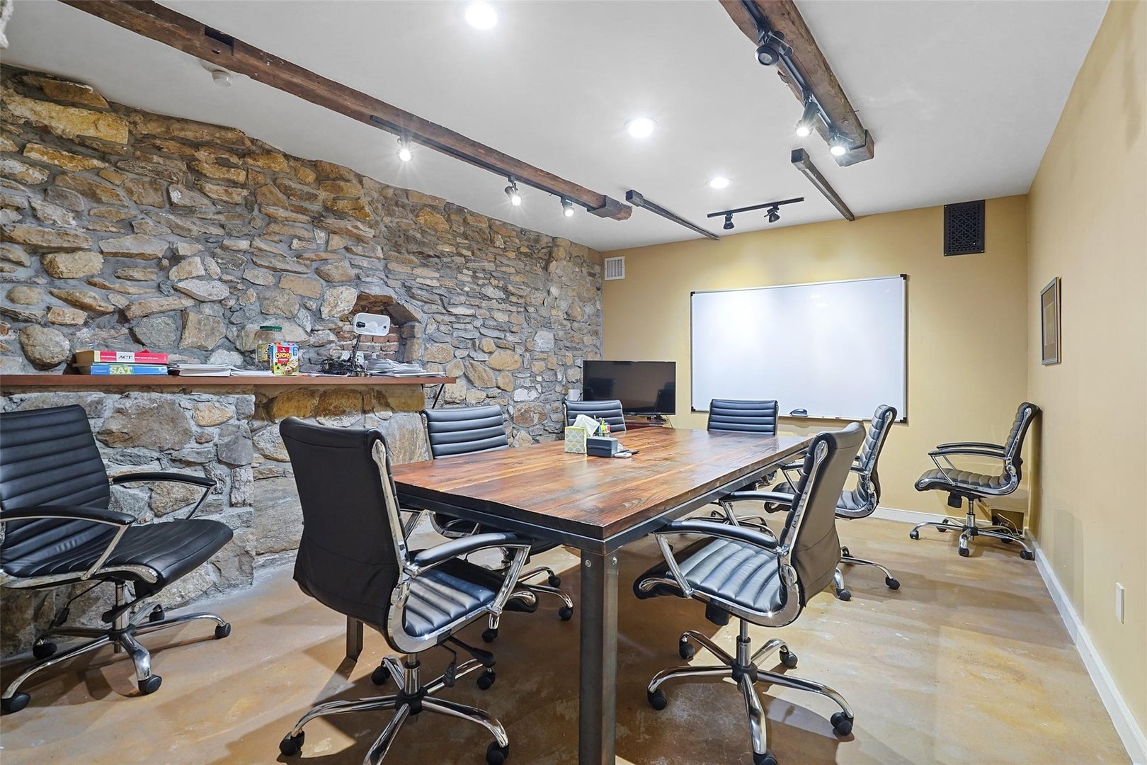 413-415 Bedford Road Photo 19