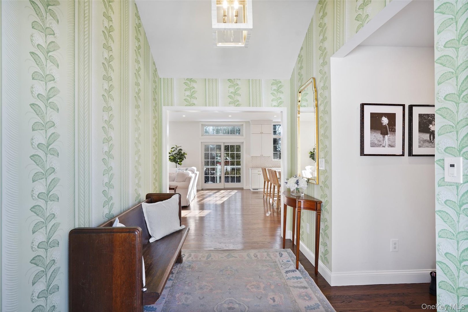 10 Carlton Lane Photo 9