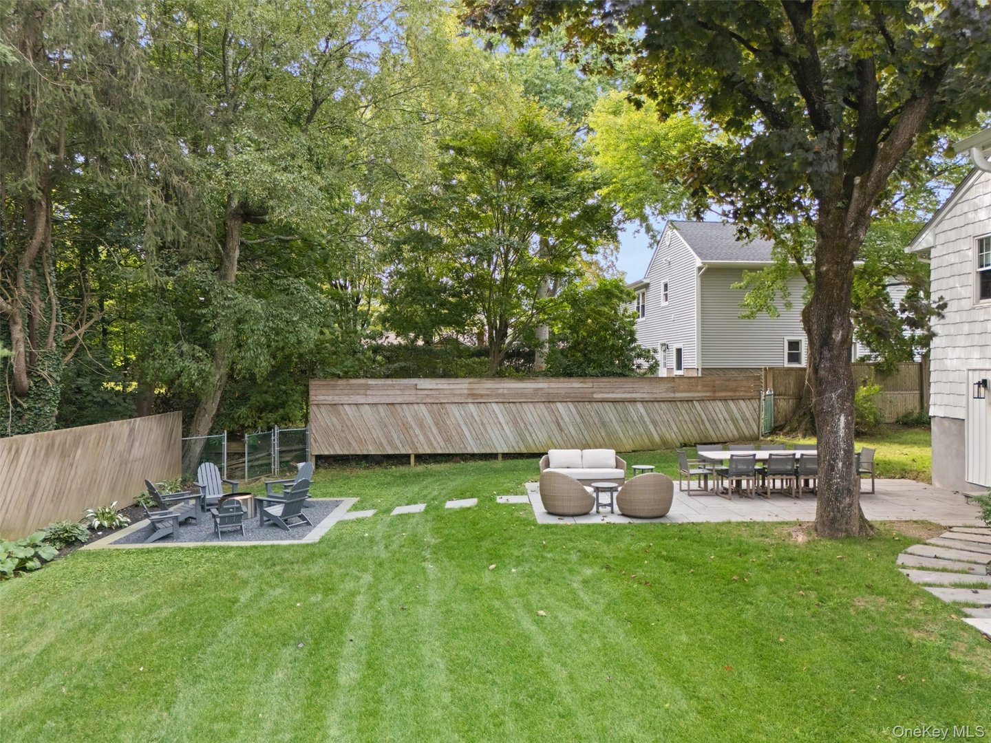 10 Carlton Lane Photo 23