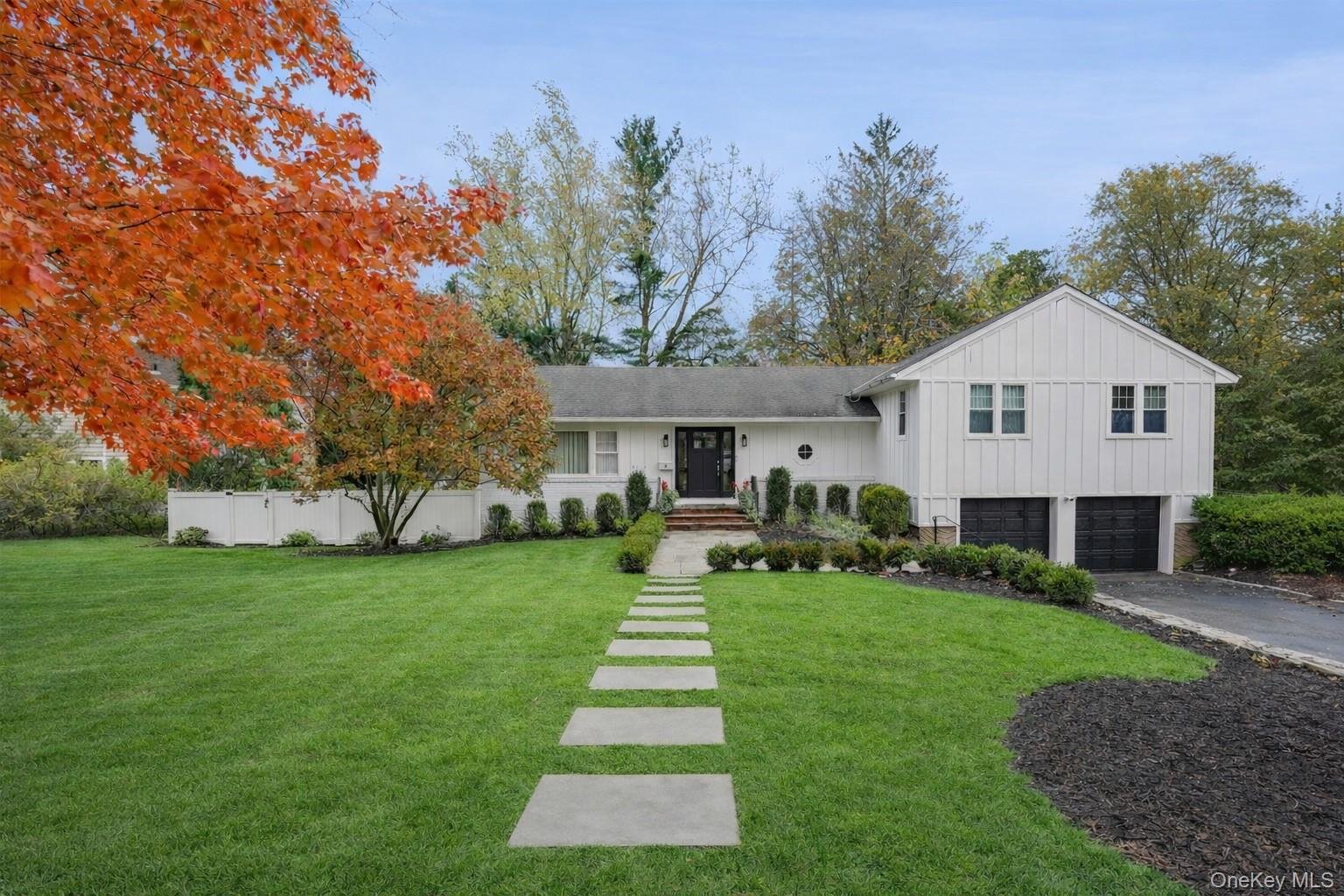 10 Carlton Lane Photo 1