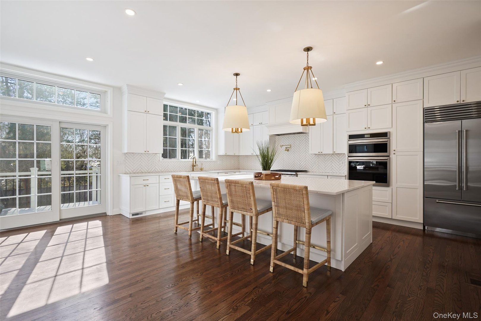 10 Carlton Lane Photo 6