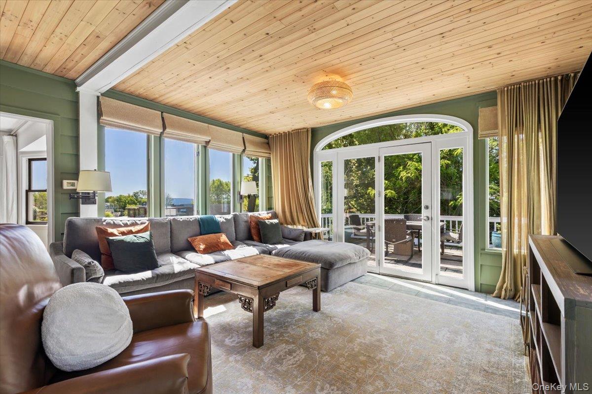 1 Hilltop Drive Photo 4