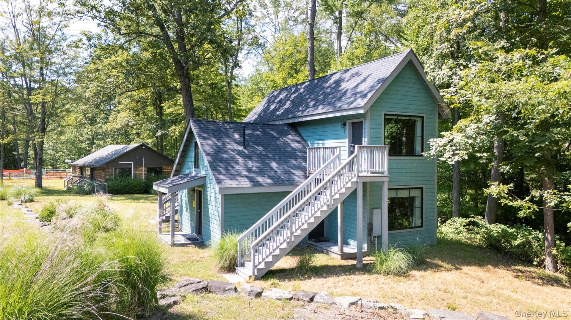 20 Country Club Lane Photo 2