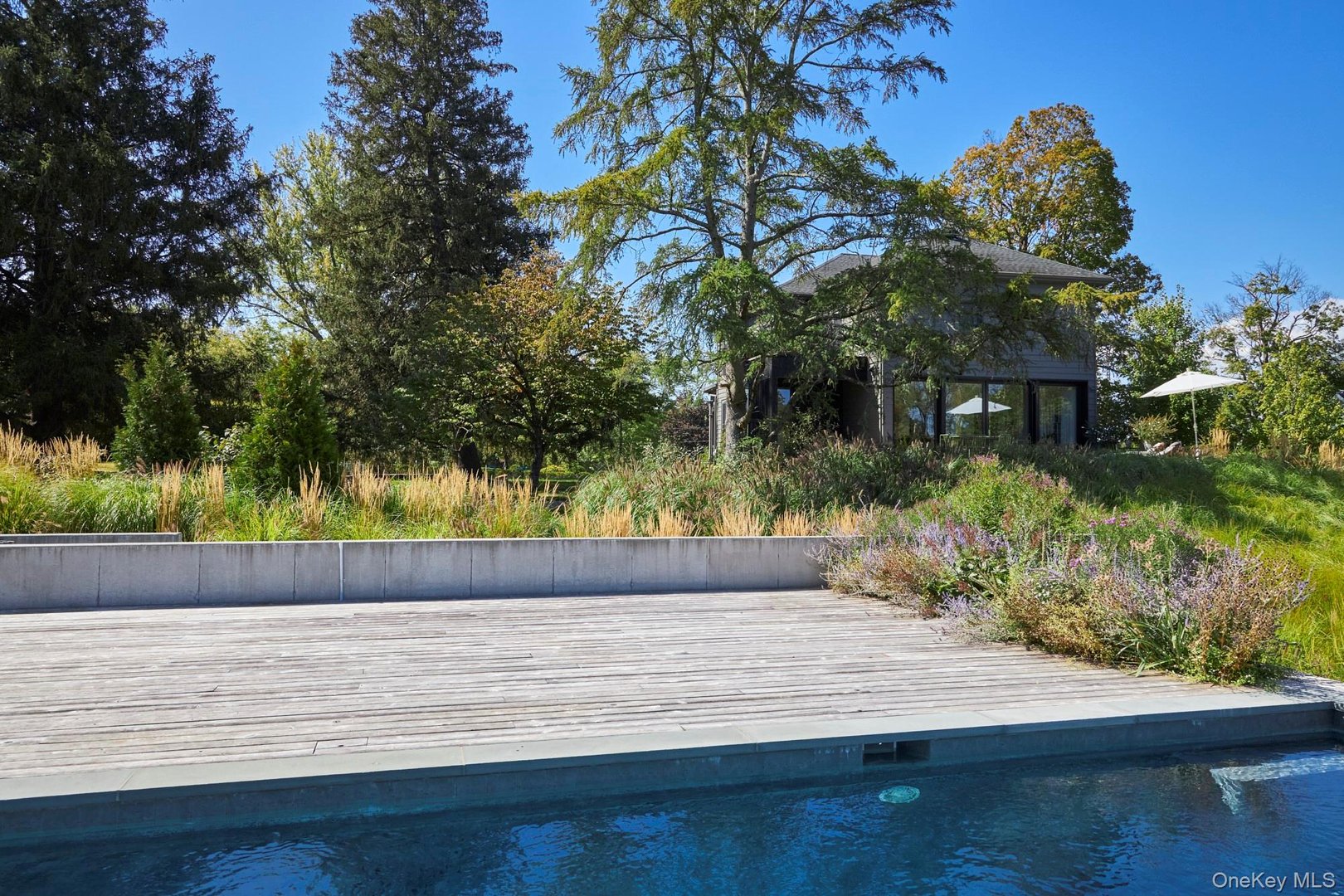 44 Main Street Photo 9