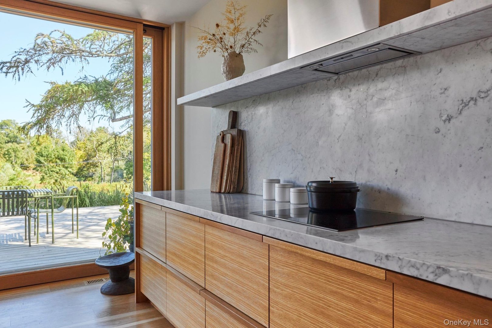 44 Main Street Photo 18