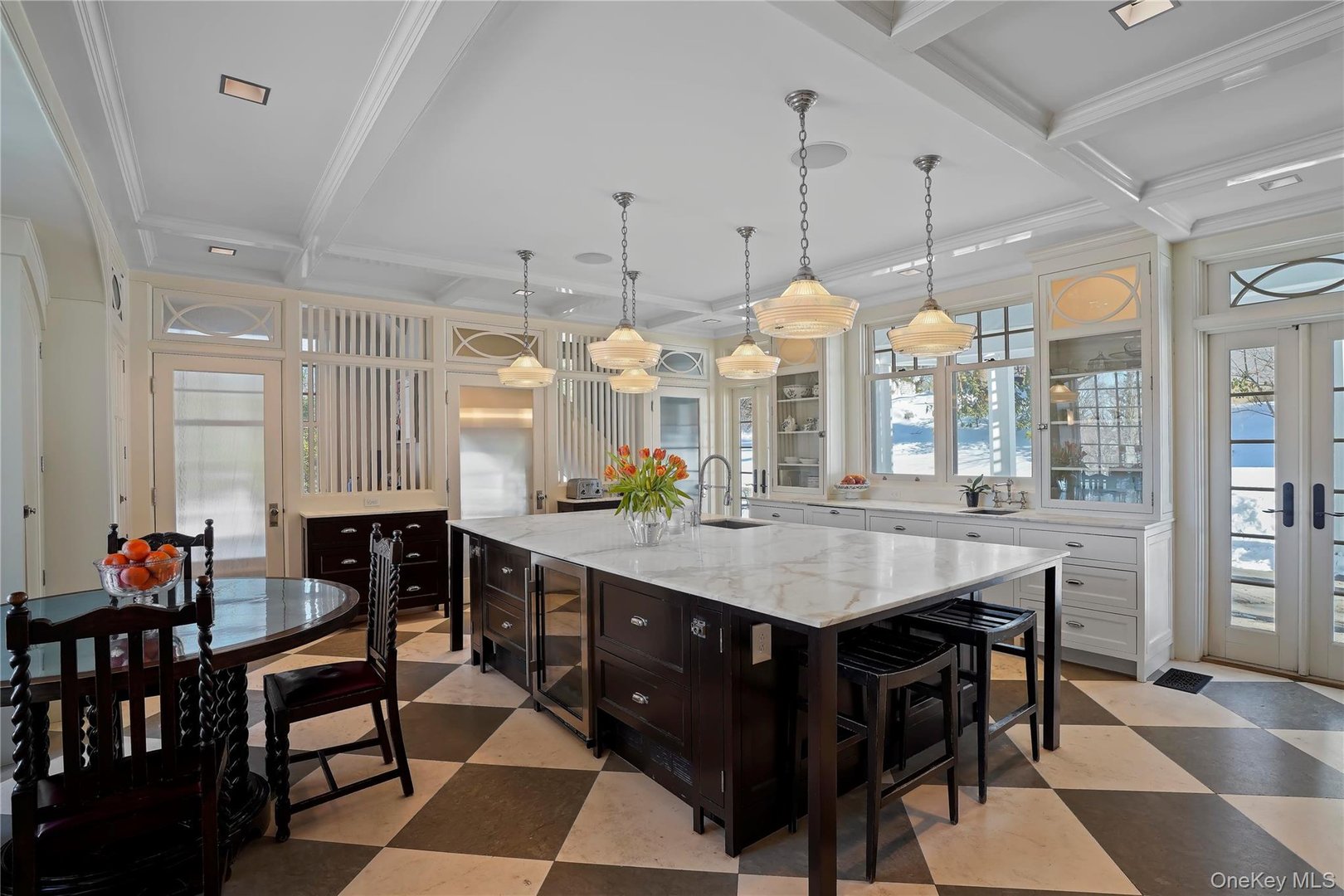 534 Pelham Manor Road Photo 16