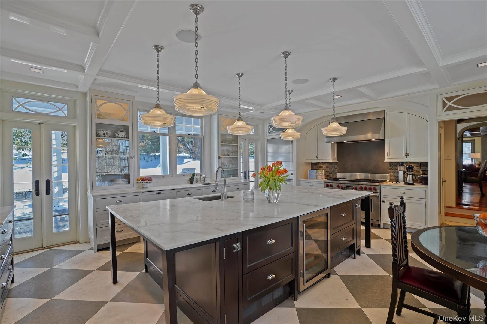 534 Pelham Manor Road Photo 17