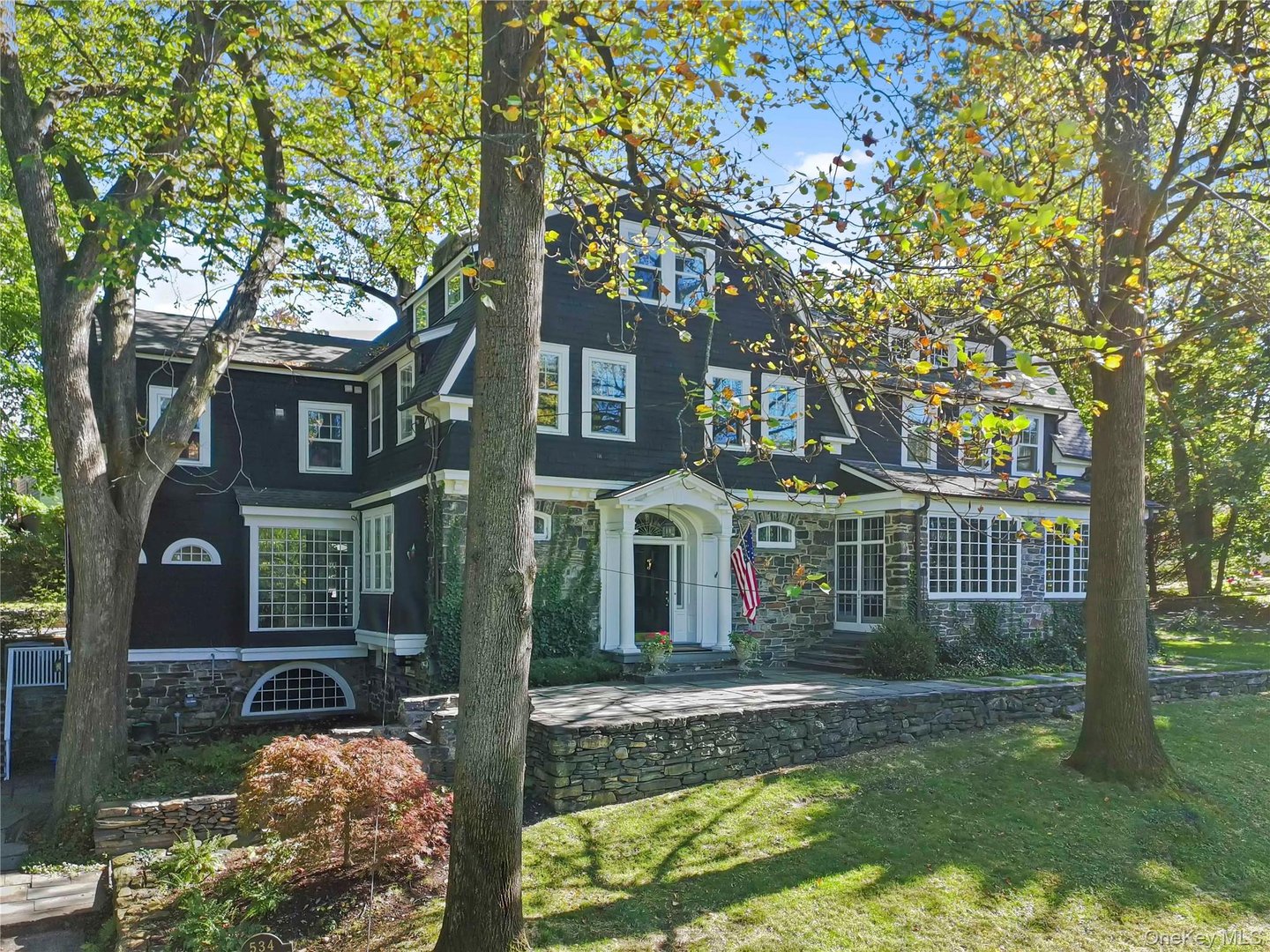 534 Pelham Manor Road Photo 3