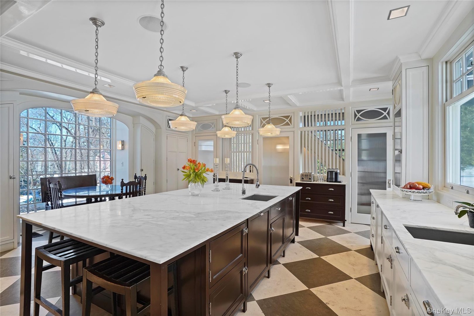 534 Pelham Manor Road Photo 19