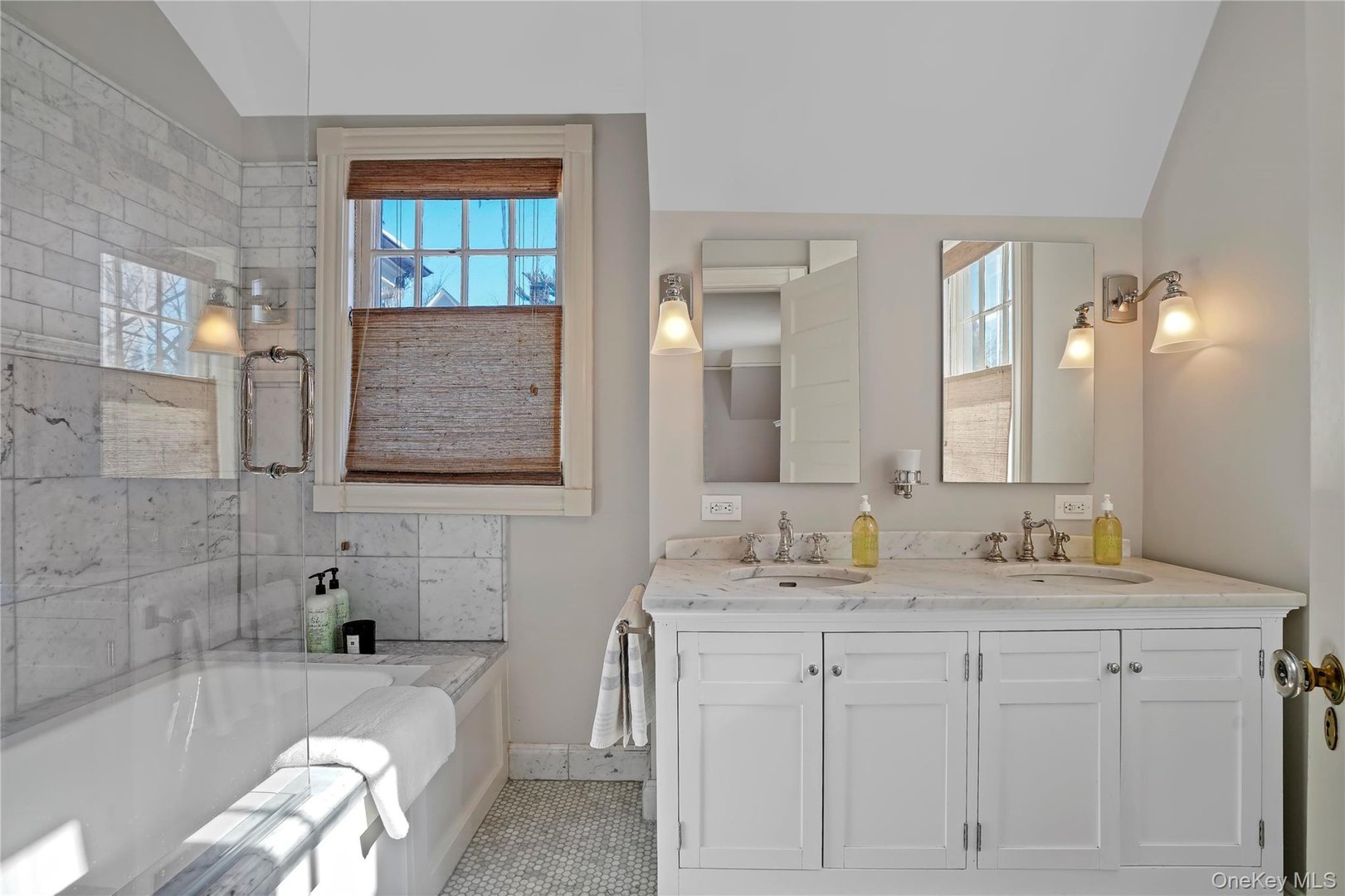 534 Pelham Manor Road Photo 24