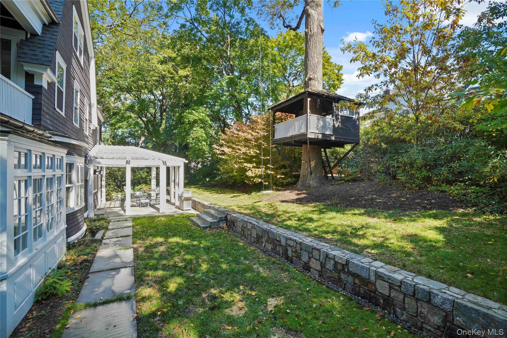 534 Pelham Manor Road Photo 37