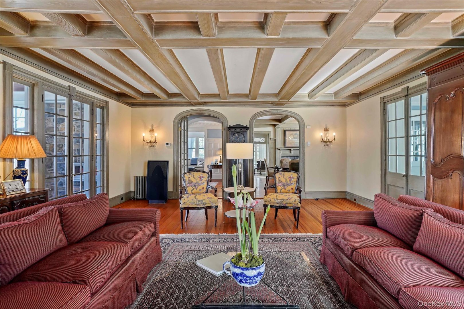 534 Pelham Manor Road Photo 9