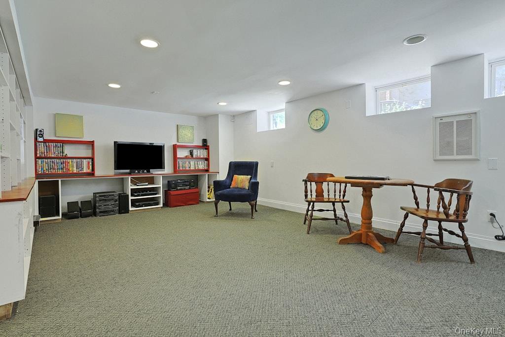91 Vaughn Avenue Photo 36