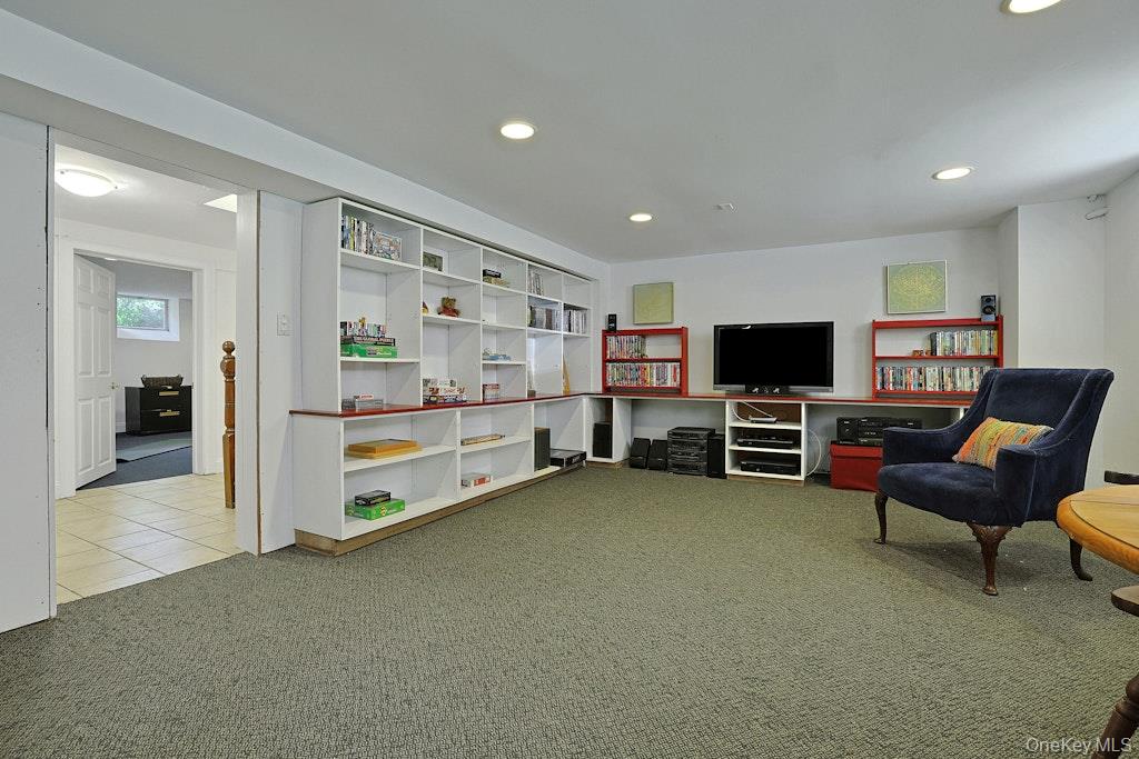 91 Vaughn Avenue Photo 35