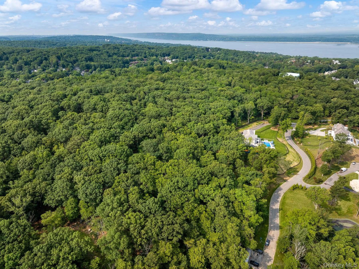 17 Carriage Trail Photo 3