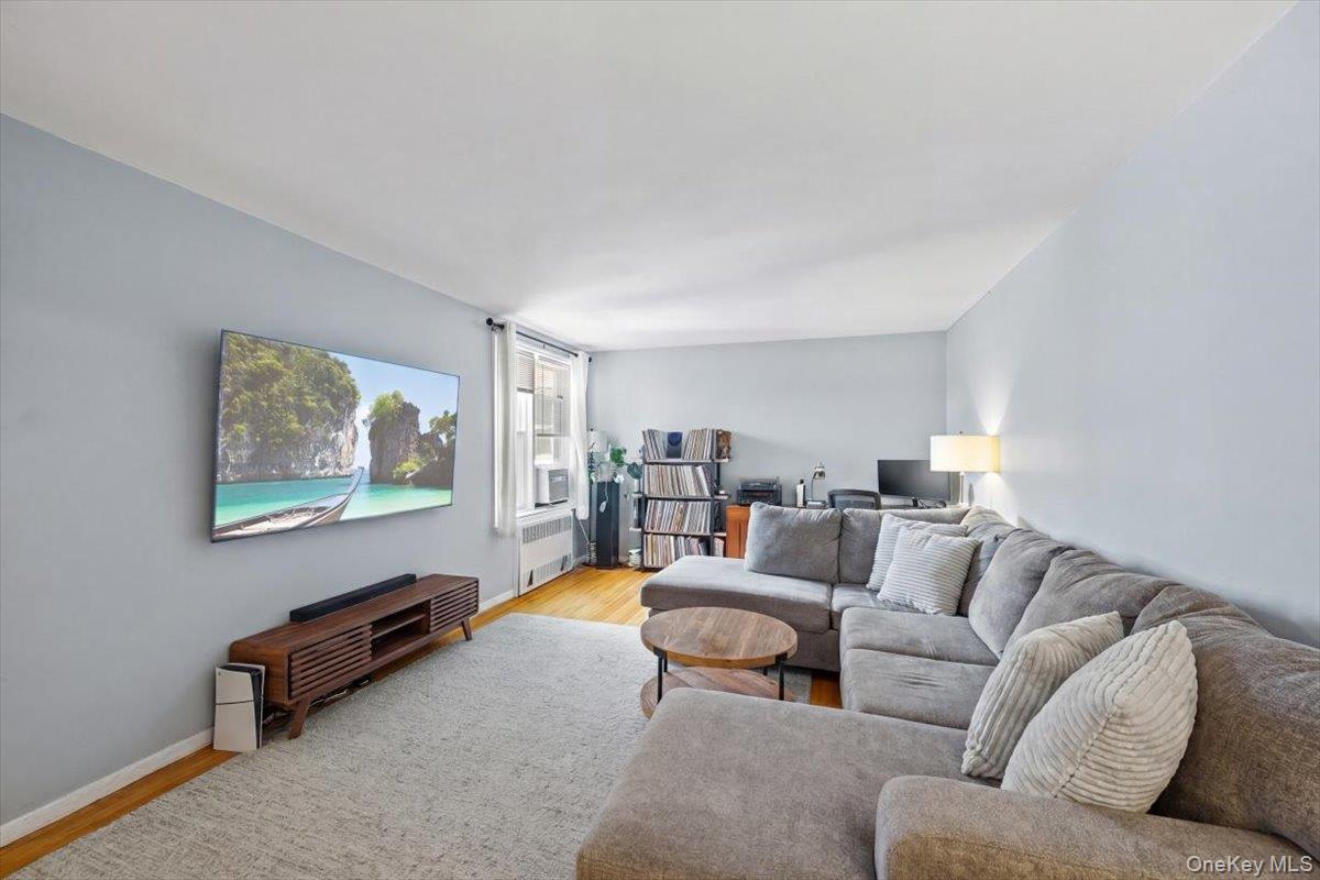 625 Gramatan Avenue  #5O Photo 5