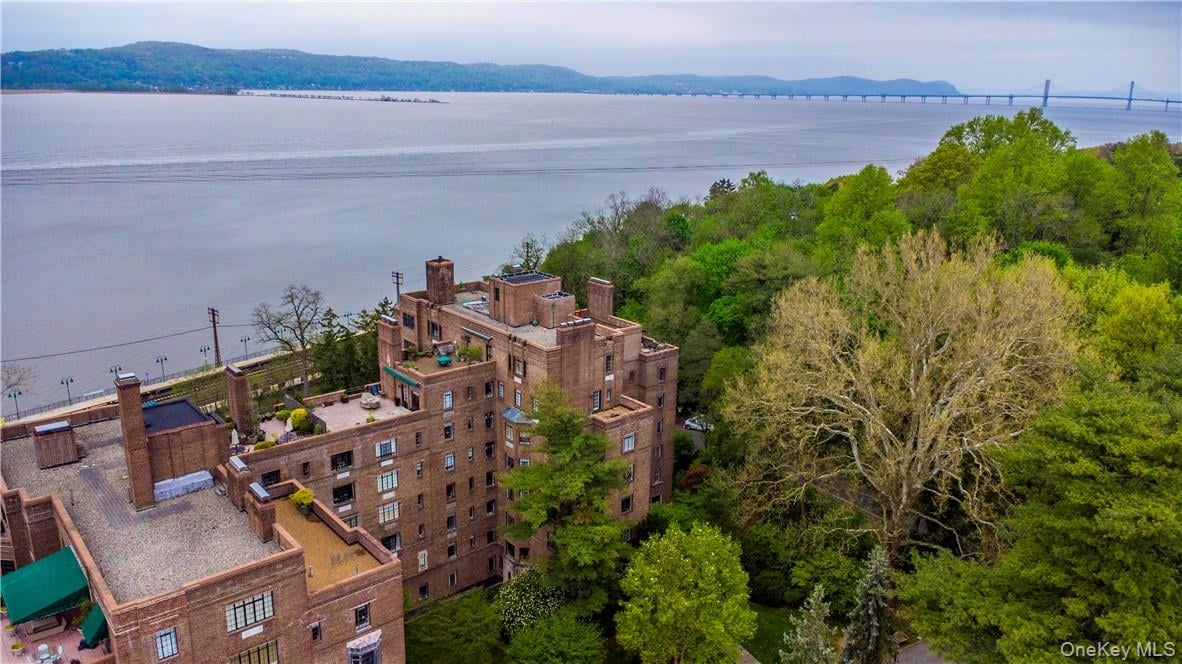 100 Ardsley Avenue W  #2L Photo 13