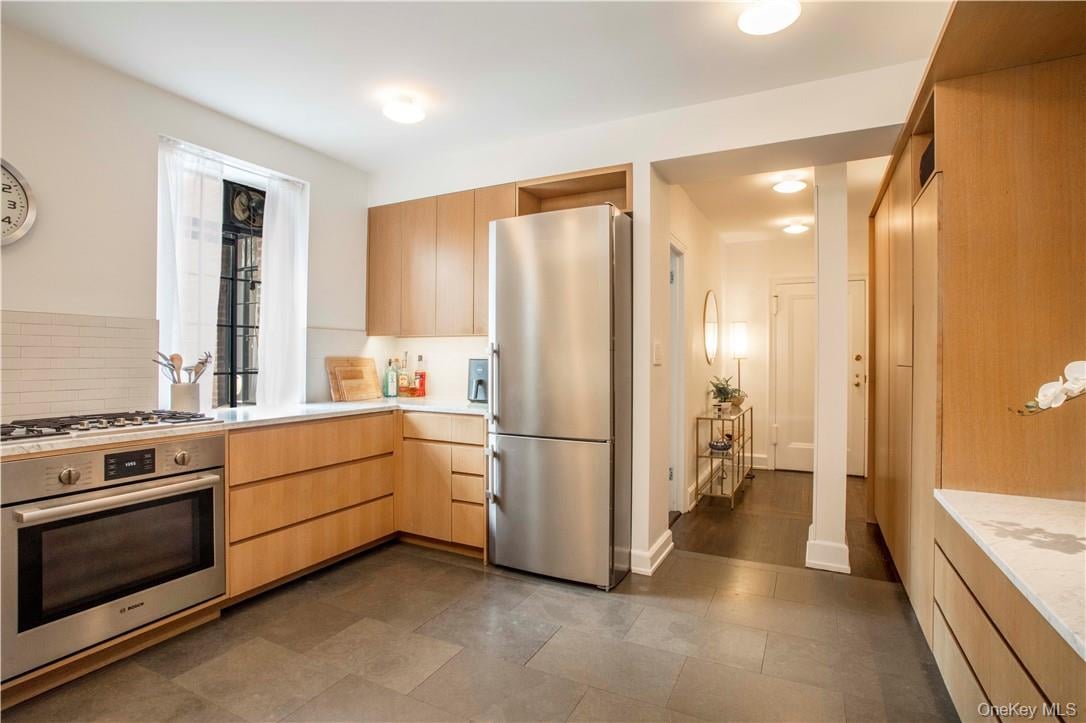 100 Ardsley Avenue W  #2L Photo 5