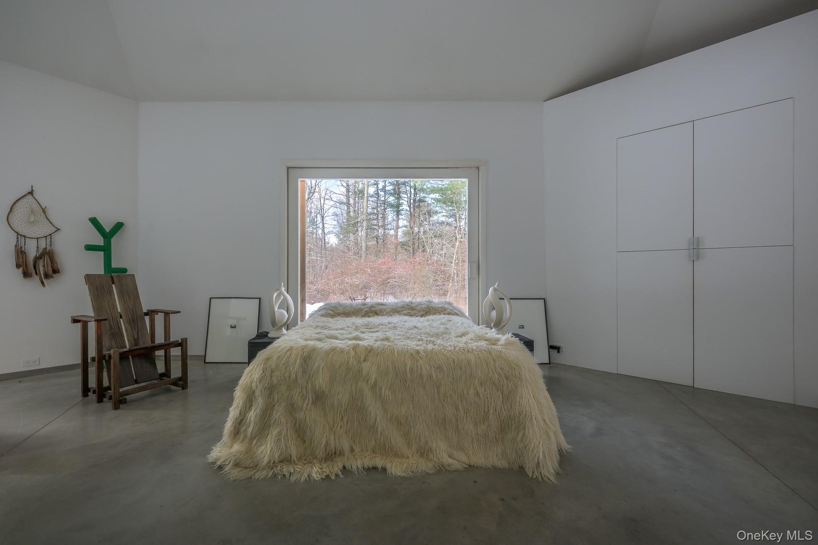 401 Collins Street Photo 12