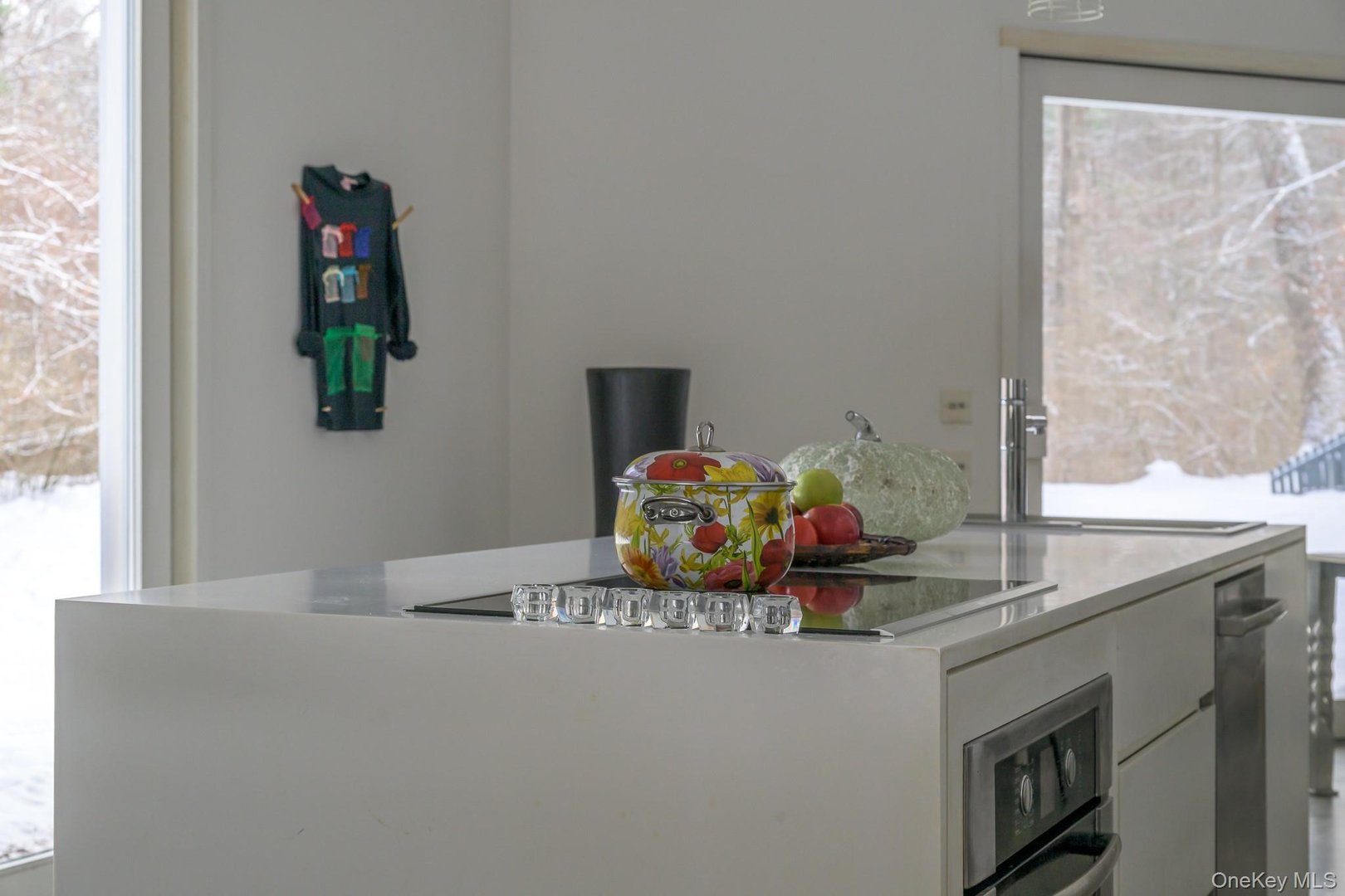 401 Collins Street Photo 18