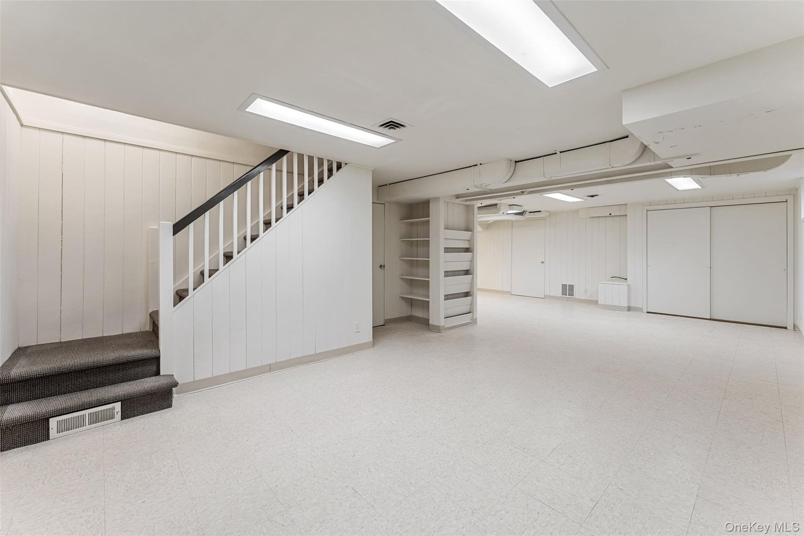 285 Old Colony Road Photo 24