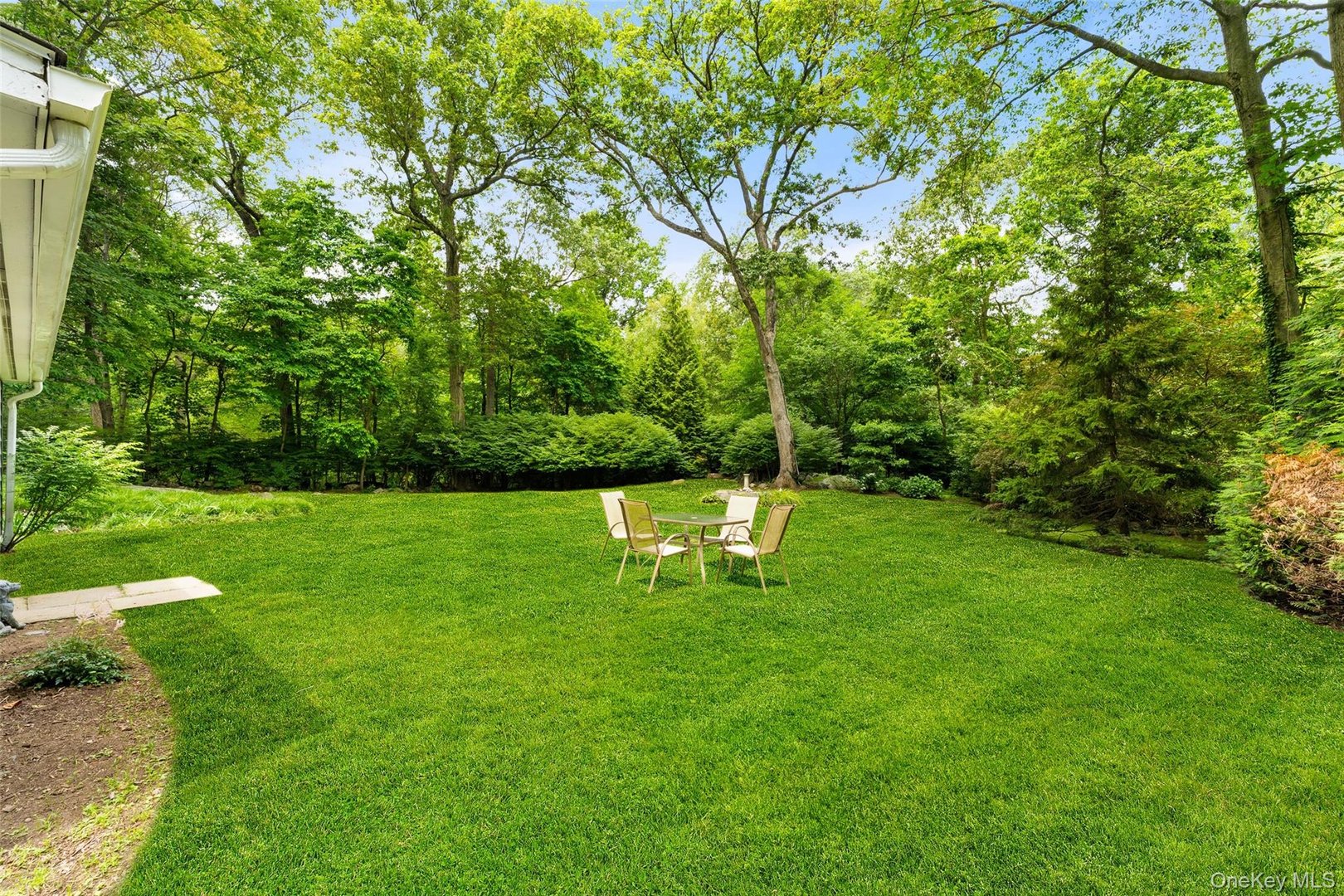 285 Old Colony Road Photo 26