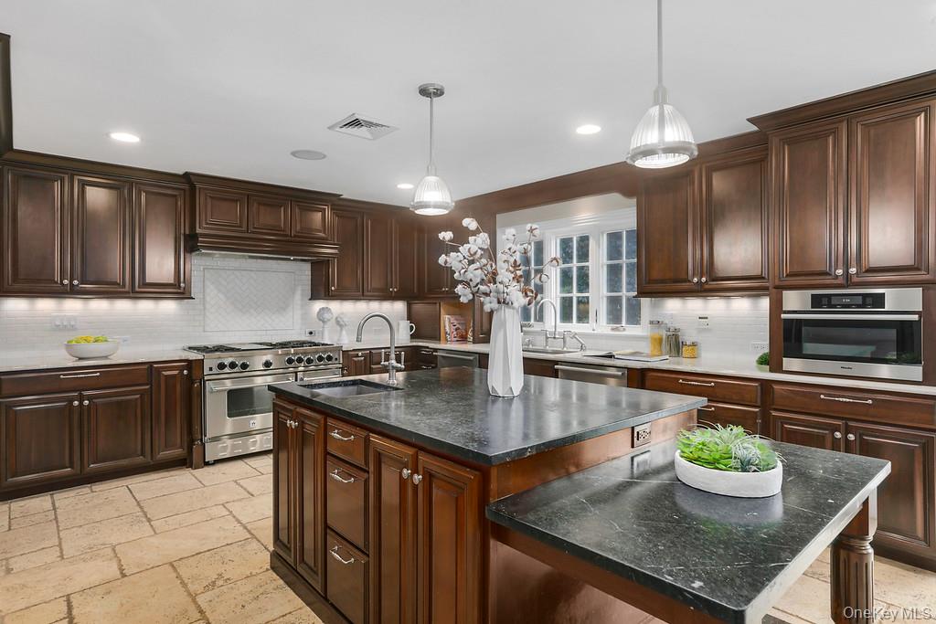 74 Ridgefield Avenue Photo 8