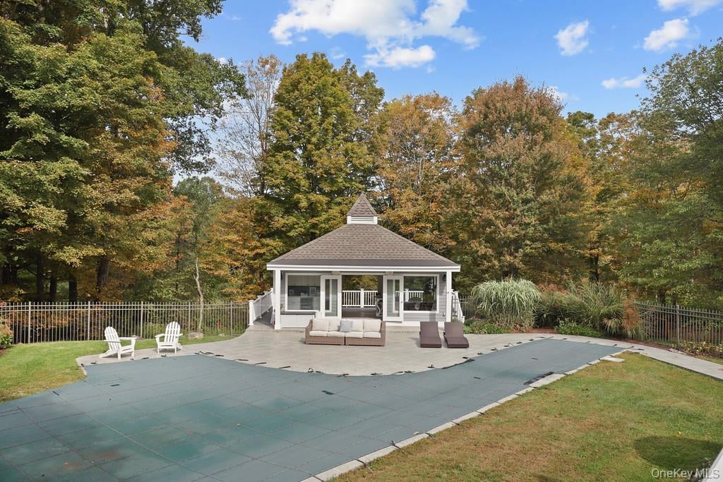 74 Ridgefield Avenue Photo 3