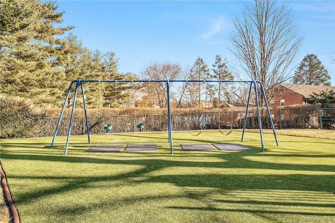 5 Fieldstone Drive #103 Photo 16