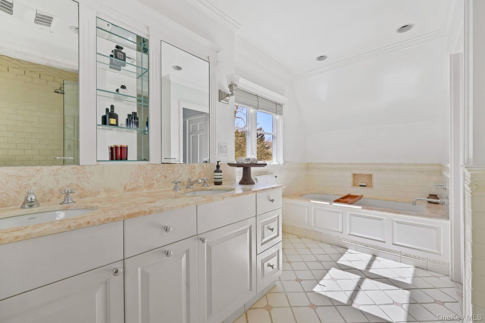 4 High Road Photo 22