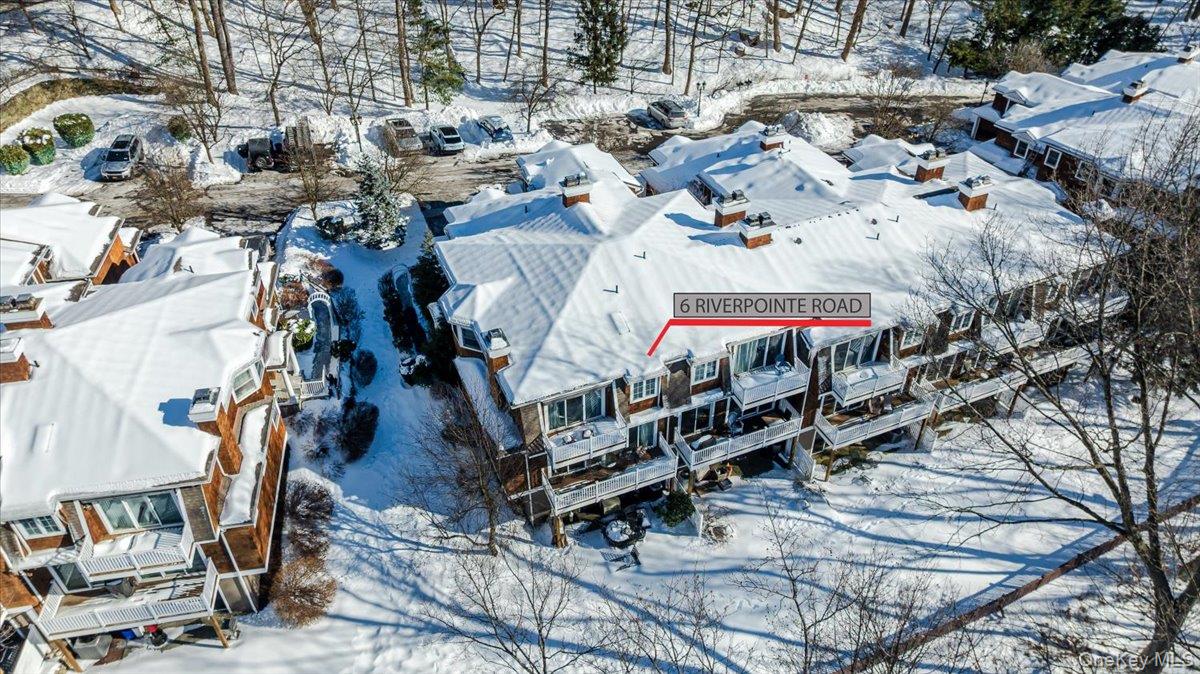 6 Riverpointe Road Photo 2