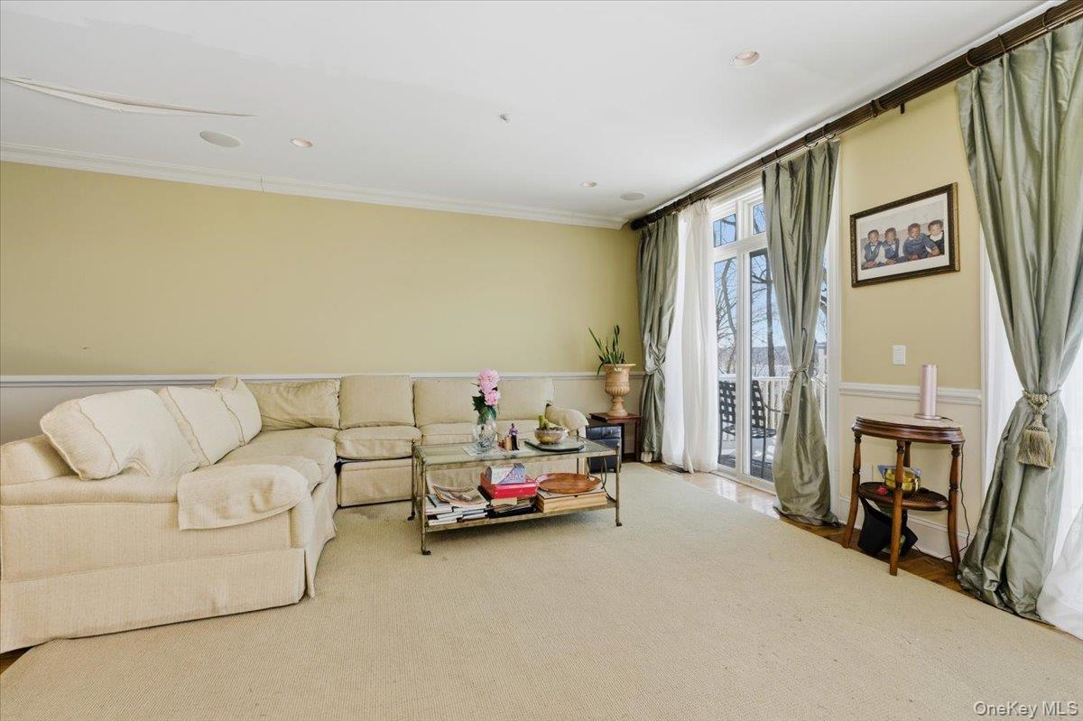 6 Riverpointe Road Photo 11