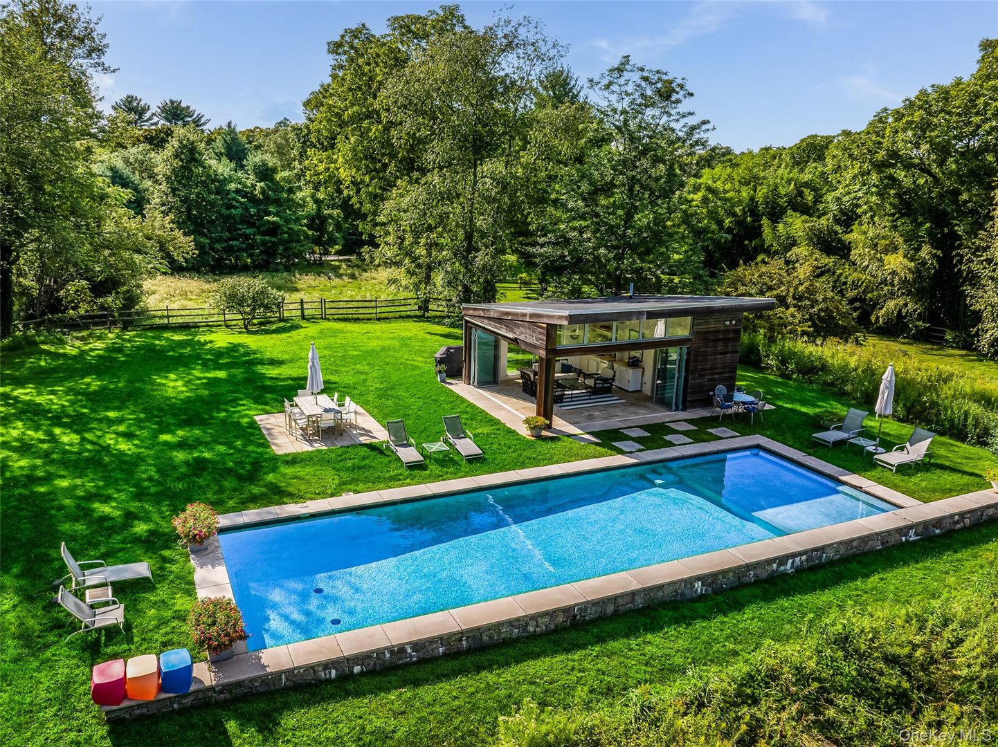 12 Haights Cross Road Photo 5