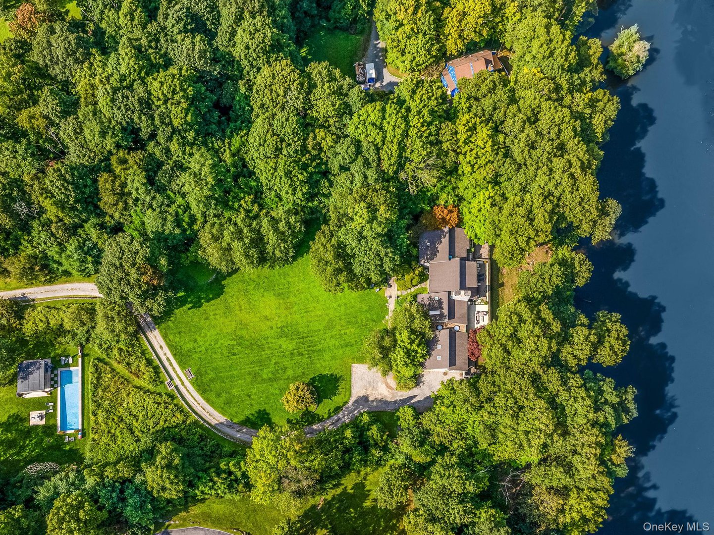 12 Haights Cross Road Photo 2