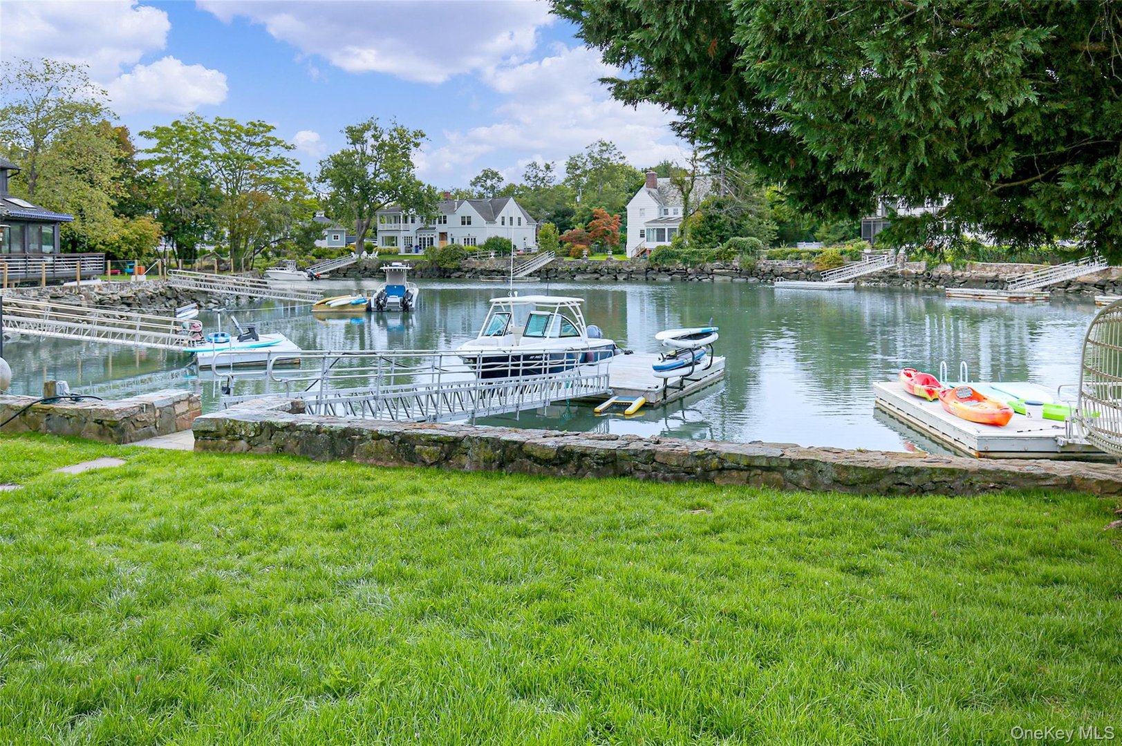 14 Old Colony Drive Photo 3