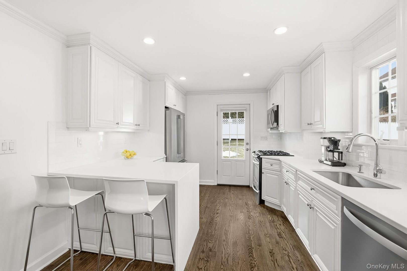 107 Munson Street Photo 10