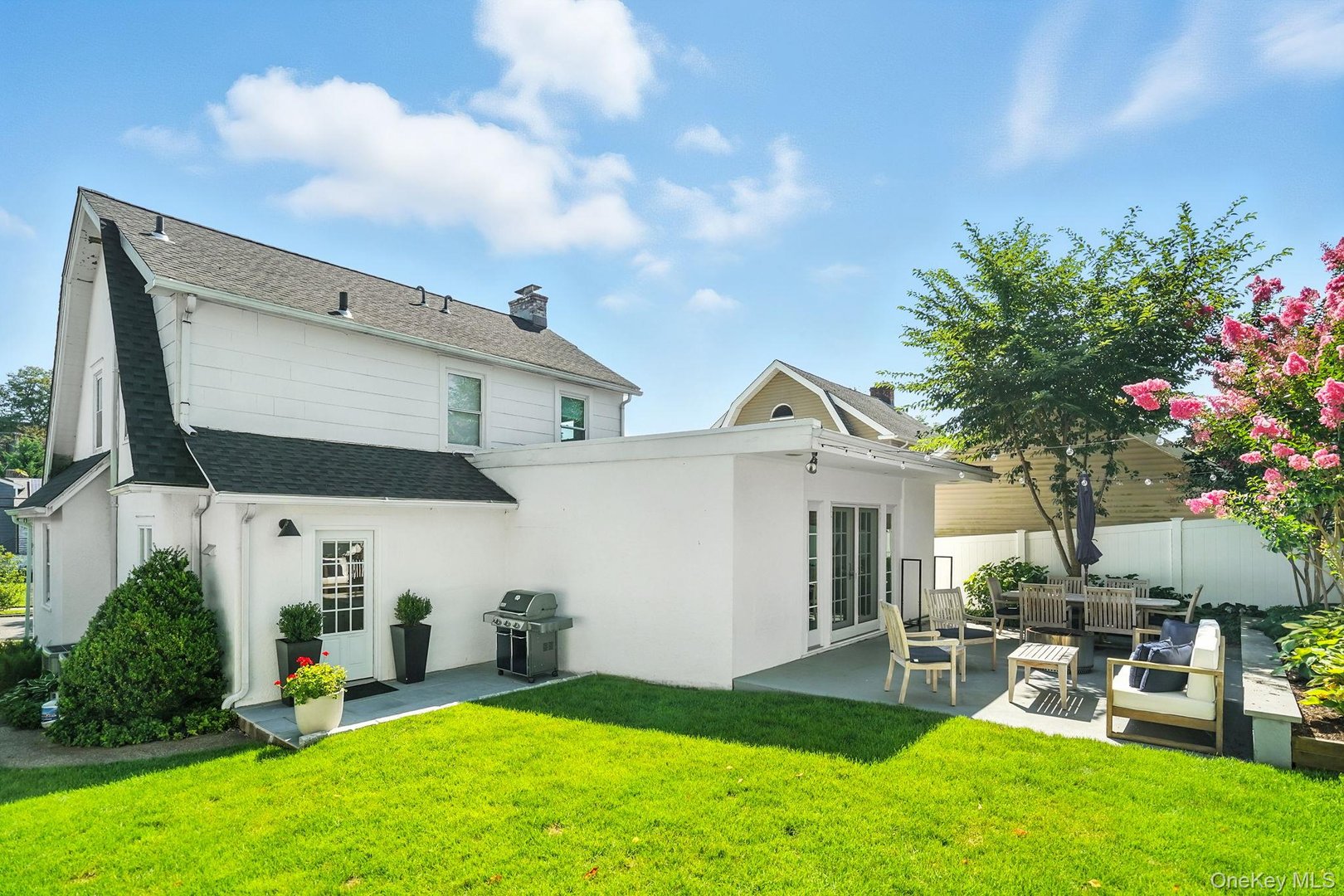 107 Munson Street Photo 25