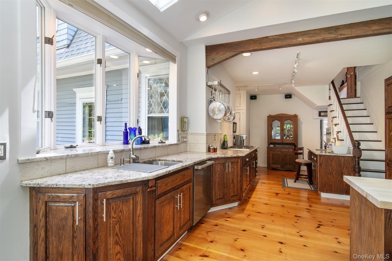 251 Mount Hope Boulevard Photo 24