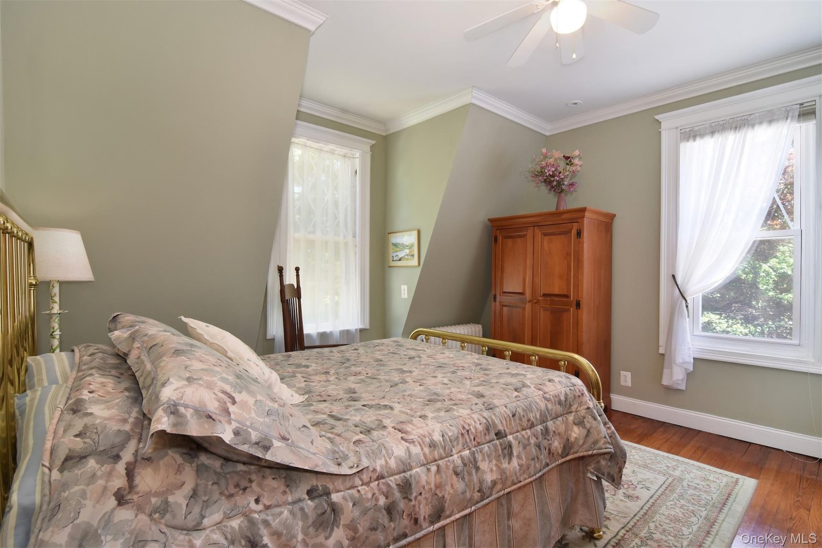 251 Mount Hope Boulevard Photo 32