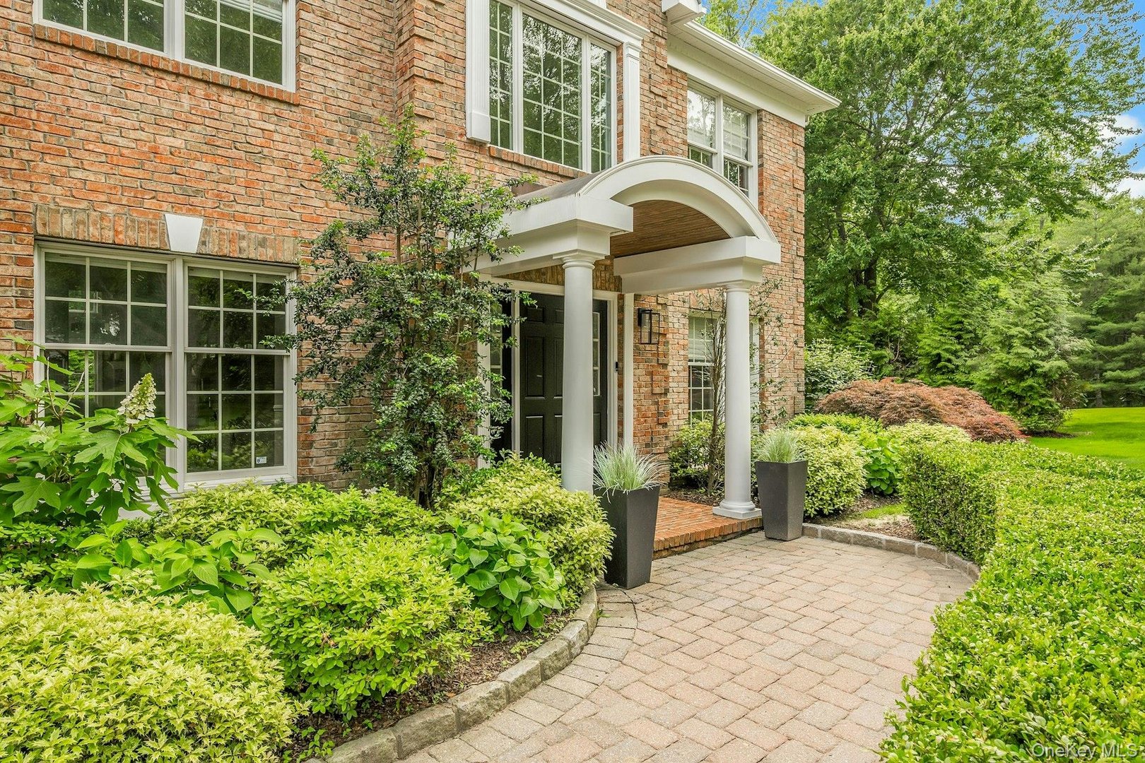 134 Euclid Avenue Photo 3