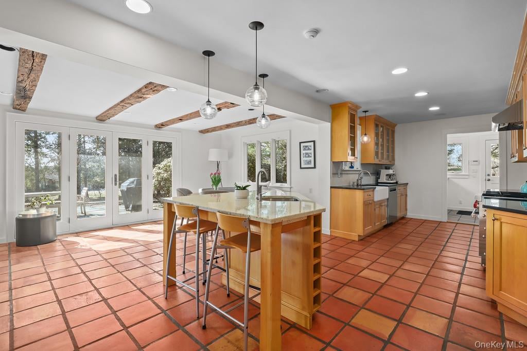 37 Hyatt Road Photo 16