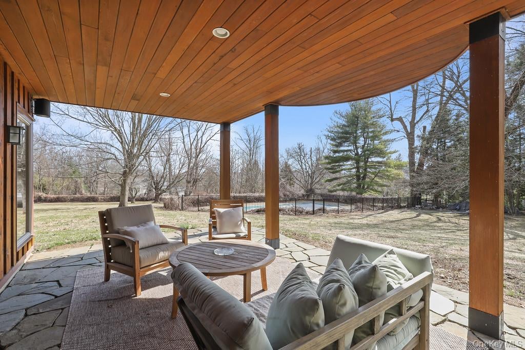 37 Hyatt Road Photo 19