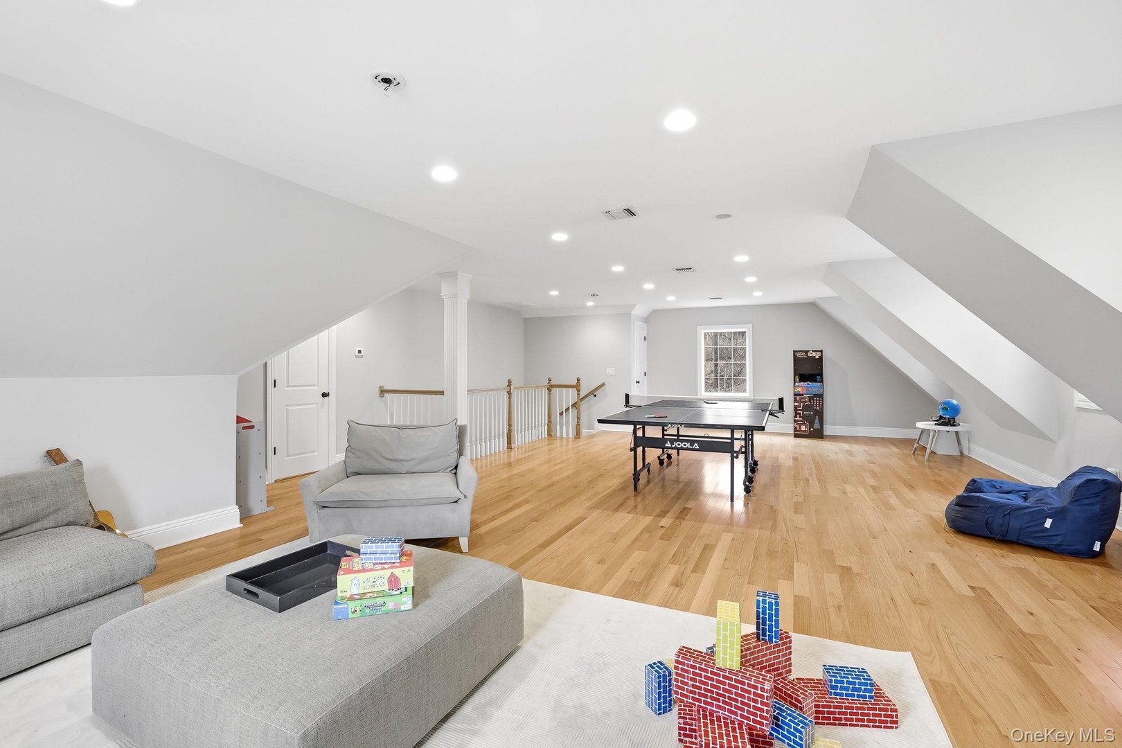 16 Hall Road Photo 29