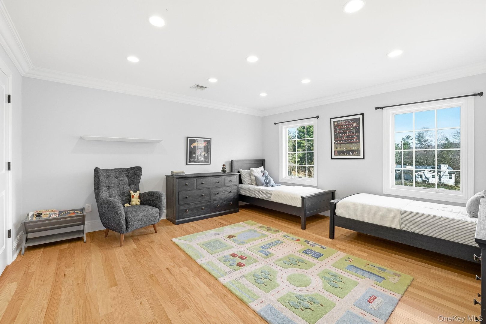 16 Hall Road Photo 22